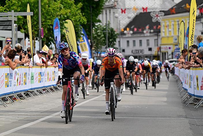 v.l. 2 Platz Etappe Erja Giulia Bianchi (ITA, Canyon / Sram) 3. Olga Wankiewicz (POL, MAT Atom Deweloper Wroclaw),  Amstetten-Amstetten, Sportland NÖ women tour