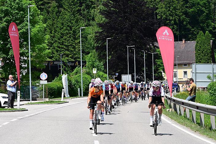 Sprint in Hollenstein, Olga Wankiewicz (POL, MAT Atom Deweloper Wroclaw),  Das Peloton unterwegs im Ybbstal zum Hochkar, Ybbsitz - Hochkar, Sportland NÖ women tour