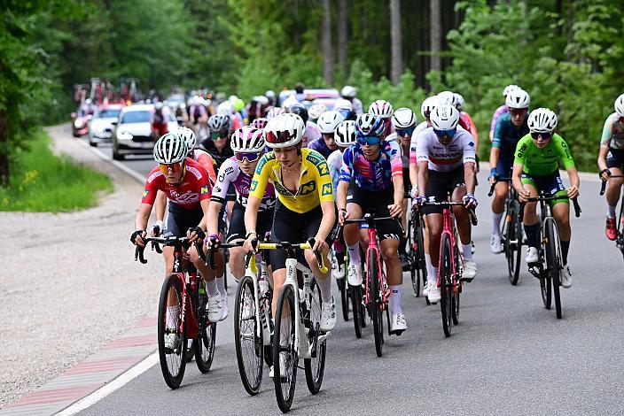 Im Gelben Trikot der Gesamtführenden Liv Wenzel (LUX, Team Luxembourg), Ybbsitz - Hochkar, Sportland NÖ women tour