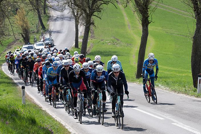 Das Hauptfeld mit Daniel Turek (CZE, Team Felbermayr Simplon Wels) Herren Elite, U23, Radliga, 60. Raika Kirschbluetenrennen, Wels, Oberösterreich