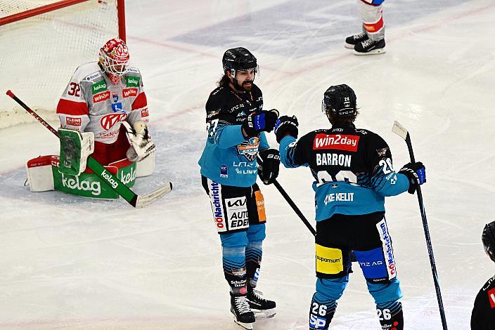 Die Steinbach Black Wings Linz feiern das Tor zum 1 zu durch Travis Barron (Steinbach Black Wings Linz), Shawn St.Amant (Steinbach Black Wings Linz), 7. Runde ICE, Steinbach Black Wings Linz vs EC KAC, Linz AG Eisarena 