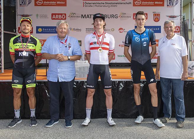Die Preisträger im Herrenrennen v.l. 2. Daniel Federspiel (AUT, Team Vorarlberg Santic), Dir. Harald Mayer, (ÖRV Präsident), Staatsmeister Valentin Götzinger (AUT, Team WSA Graz ARBOE), 3. Platz Michael Gogl (AUT, NTT Pro Cycling), LRV Burgenland Präsident Edmund Berlakovich,  ÖSTM Strasse Mattersburg, Österreichische Staatsmeisterschaft U23, Elite Damen und Herren