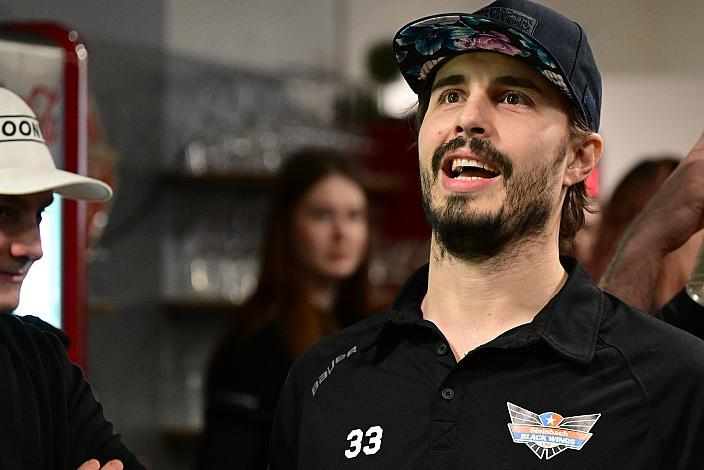 Tormann Thomas Höneckl (Steinbach Black Wings Linz), Steinbach Black Wings Linz , VIP Bereich, Linz AG Eisarena 