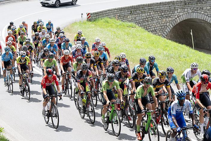 Das Peleton am Iselsberg, 72. Tour of Austria, 3. Etappe Silian - St. Johann im Alpendorf