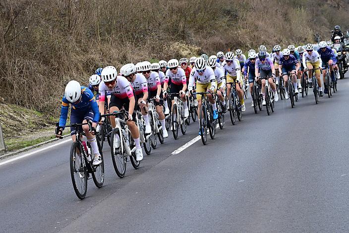 Peloton der Damen 65. Rad Saison Eroeffnungsrennen Leonding