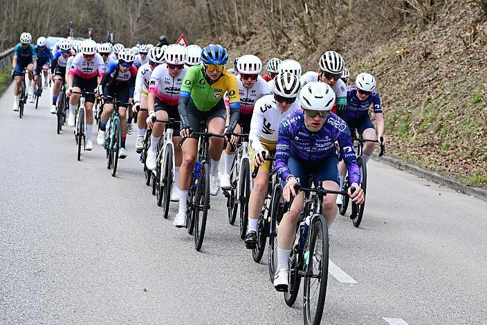 Peloton der Damen 65. Rad Saison Eroeffnungsrennen Leonding