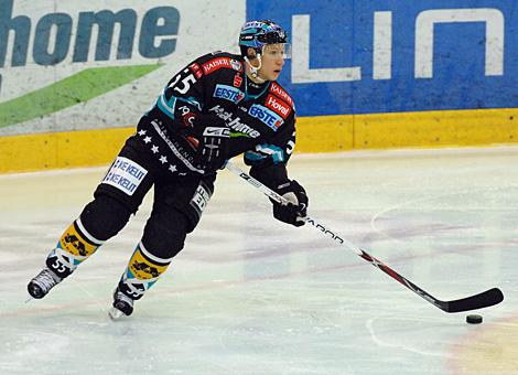 #55 Robert Lukas, Verteidiger, EHC Liwest Black Wings Linz.