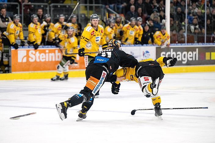 Brodi Stuart (Steinbach Black Wings Linz), Matthias Mantinger (HC Pustertal Wölfe),  Steinbach Black Wings Linz vs HC Pustertal Wölfe, 45. Runde ICE Hockey League, Steinbach Black Wings Linz, Linz AG Eisarena 