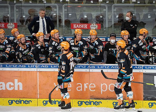 Linz feiert das Tor zum 1 zu 0 Steinbach Black Wings 1992 vs iClinic Bratislava Capitals, Qualifikationsrunfe Eishockey, Bet at Home ICE Hockey League