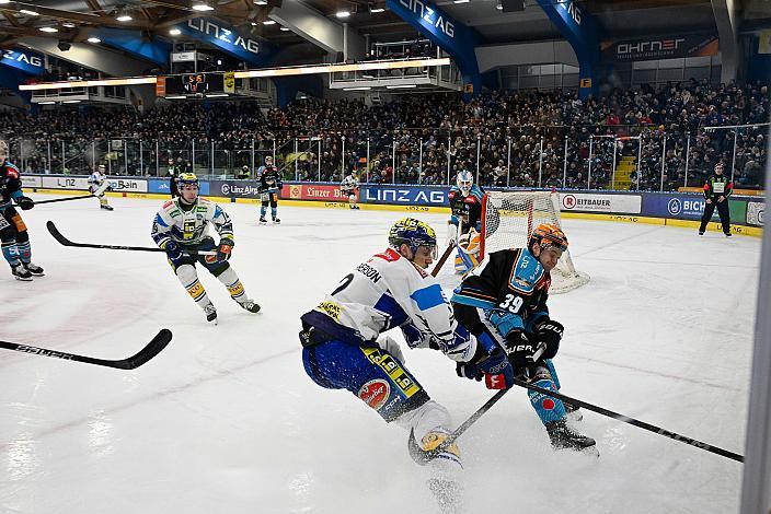Dylan MacPherson (EC iDM Wärmepumpen VSV), Ian Scheid (Steinbach Black Wings Linz) Win2Day ICE Hockey League,  Steinbach Black Wings Linz vs EC iDM Wärmepumpen VSV,  Linz AG Eisarena 