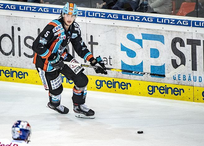 Im Bild:  Raphael Wolf (EHC Liwest Black Wings Linz) Eishockey,  EHC Liwest Black Wings Linz vs Red Bull Salzburg