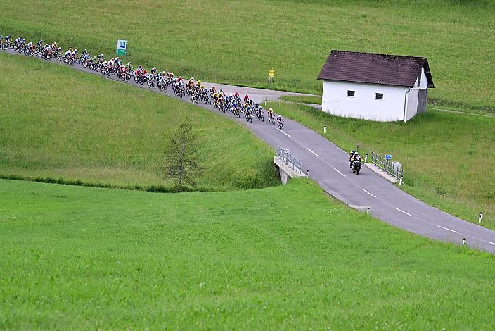 Das Peloton unterwegs im Mühlviertel 4. Etappe Aigen - Schlägl - Aigen - Schlägl, 16. Int. Oberösterreich Rundfahrt