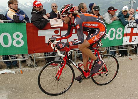 Vladimir Karpets, Russland, Team Caisse D`Epargne, in der Schlussrampe am Kronplatz.
