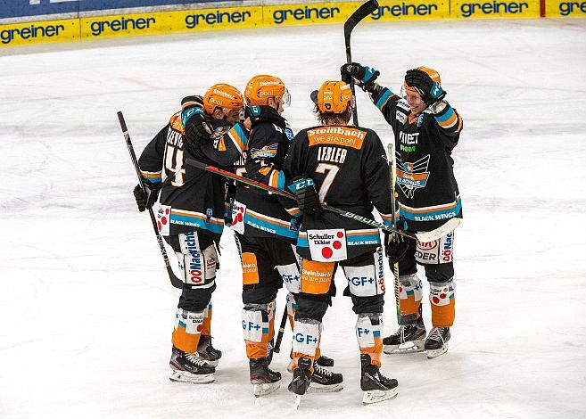Linz feiert das Tor zum 1 zu 0 furch Juha-Pekka Hytönen (Steinbach Black Wings 1992), Steinbach Black Wings 1992 vs iClinic Bratislava Capitals, Qualifikationsrunfe Eishockey, Bet at Home ICE Hockey League