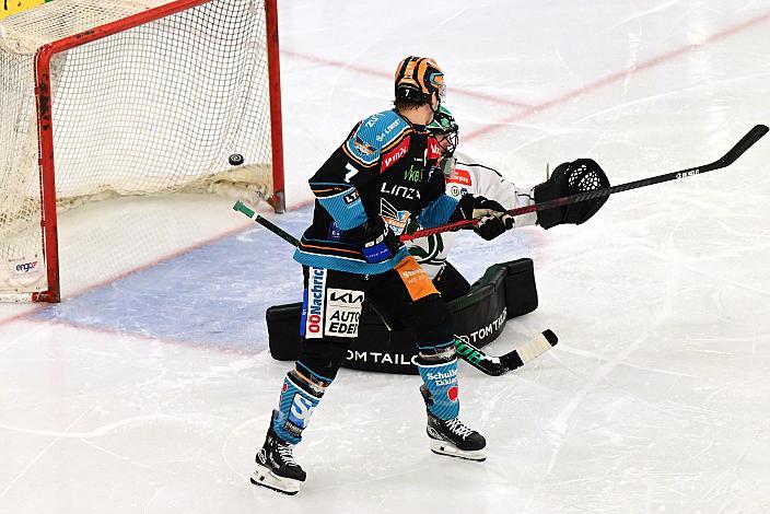 Brian Lebler (Steinbach Black Wings Linz)6 erzielt das 1 zu 1, Win2Day ICE Hockey League,  Steinbach Black Wings Linz vs Olimpija Ljubljana,  Linz AG Eisarena 