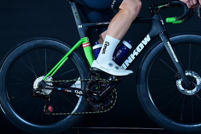 KMC  Tripeak Teampräsentation, Steyr, Team Hrinkow Advarics Cycleang, UCI Continental Team