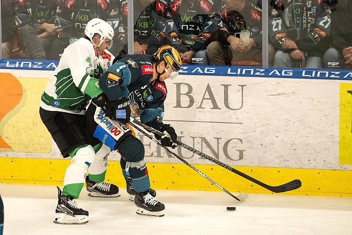Emilio Romig (Steinbach Black Wings Linz), Taneli Ronkainen (HK SZ Olimpija).  Steinbach Black Wings Linz vs HK SZ Olimpija Ljubljana, Linz AG Eisarena 