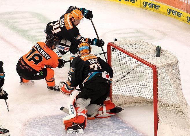 Josh Roach (Steinbach Black Wings 1992), Ken Ograjensek (Graz 99ers), Tormann David Kickert (Steinbach Black Wings 1992) Steinbach Black Wings 1992 vs Moser Medical Graz 99ers Auswärtsspiel statt in Bratislava in Linz, Eishockey, Bet at Home ICE Hockey League