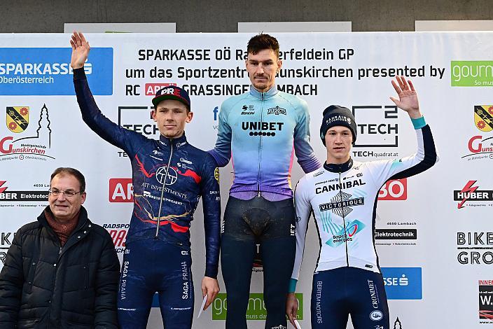 Podest Herren 2. Platz Matyas Fiala (CZE, ATT Investments), Sieger Lander Loockx (BEL, Unibet Tietema Rockets), 3. Platz Valentin Hofer (AUT, Cannibal B Victorious), 4.Radquerfeldein GP um das Sportzentrum Gunskirchen, Rad Cyclo Cross, 