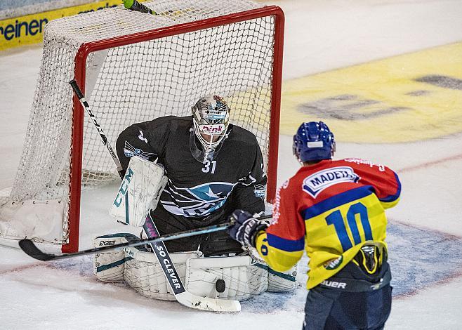 Tormann David Kickert (EHC Liwest Black Wings Linz), Roman Prikryl (CEZ Motor Ceske Budejovice)  Testspiel, EHC Liwest Black Wings Linz vs CEZ Motor Ceske Budejovice