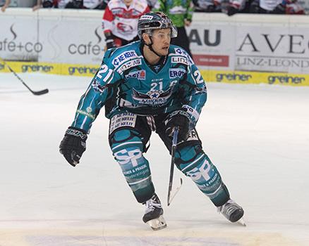 Philipp Lukas (EHC Liwest Black Wings Linz)2  EHC Liwest Black Wings Linz vs HC Orli Znojmo
