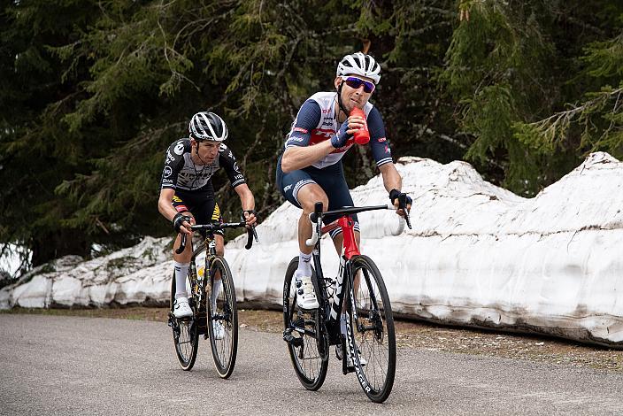 Bauke Mollema (NED, Trek - Segafredo), George Benett (NZL, Team Jumbo-Visma) Stage 14 Cittadella - Monte Zoncolan (205km), 104. Giro d Italia, UCI Worl Tour