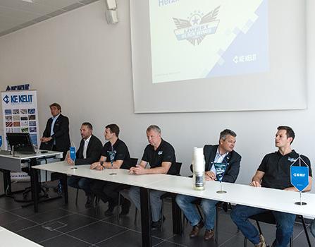 v.l. Karl Egger, Vize Präsident,  EHC Liwest Black Wings LinzManager Christian Perthaler (EHC Liwest Black Wings Linz), Brett McLean (EHC Liwest Black Wings Linz, #15), Head-Coach Robert Daum (EHC Liwest Black Wings Linz), Peter Freunschlag EHC Liwes