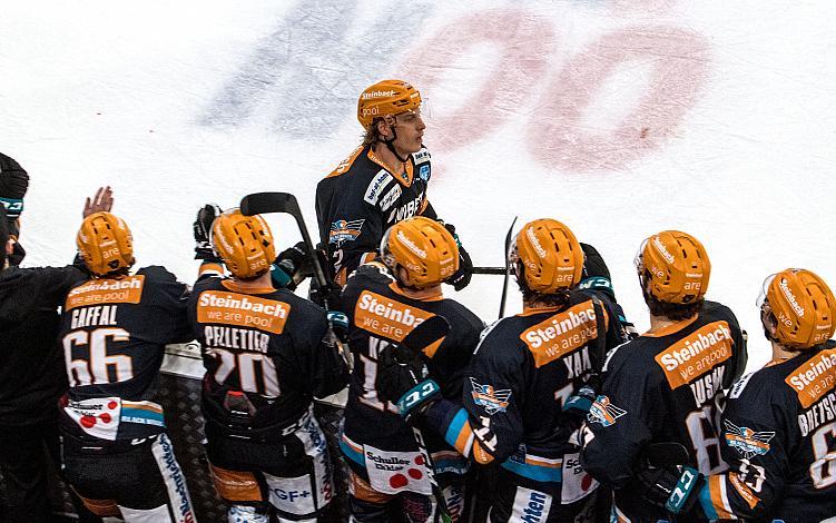 Brian Lebler (Steinbach Black Wings 1992) feiert, Steinbach Black Wings 1992 vs HC TWK Innsbruck  , Eishockey, Bet at Home ICE Hockey League