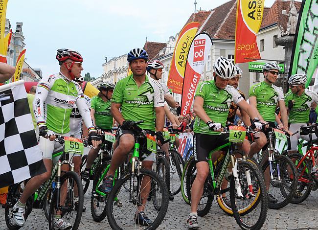 Hannes Trinkl am Start des Promirennens
