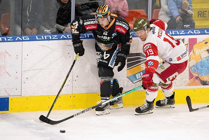 Michael Haga (Steinbach Black Wings Linz), Brad McClure (HCB Suedtirol Alperia) Steinbach Black Wings Linz vs HCB Suedtirol Alperia, 15. Runde ICE Hockey League, Steinbach Black Wings Linz, Linz AG Eisarena 