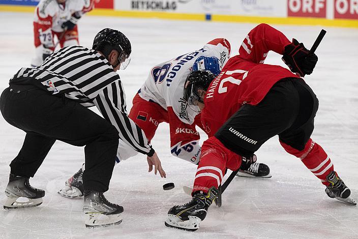 Jiri Cernoch (CZE), Stürmer Lukas Haudum (AUT) Österreich vs Tschechische Republik, Eishockey Nationalteam, Testspiel Linz, Oberösterreich 
