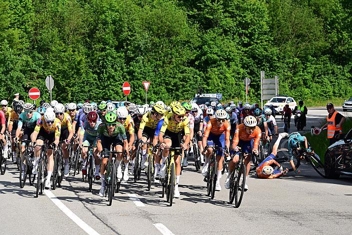 Das Peloton unterwegs im Traunviertel  3. Etappe Asten - Bad Schallerbach, Oberösterreich Rundfahrt