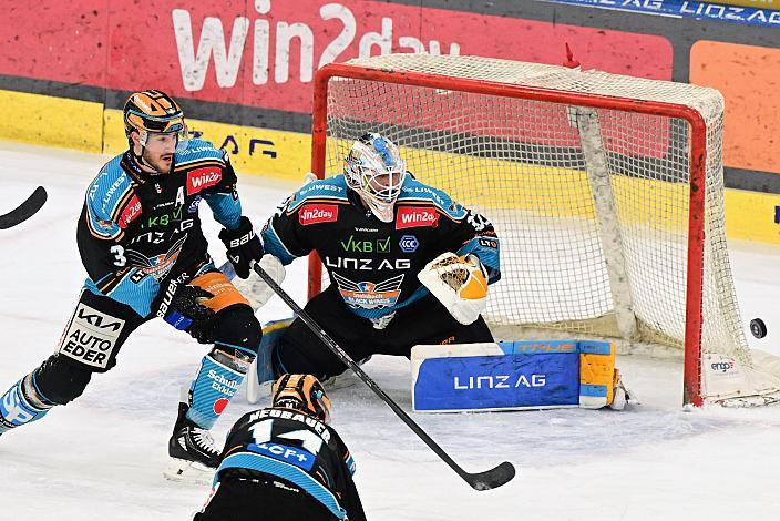 Greg Moro (Steinbach Black Wings Linz), Tormann Rasmus Tirronen (Steinbach Black Wings Linz) Win2Day ICE Hockey League,  Steinbach Black Wings Linz vs Olimpija Ljubljana,  Linz AG Eisarena 