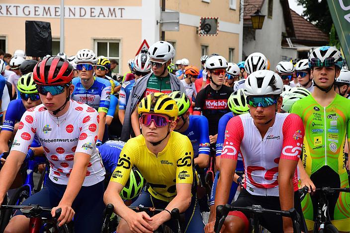 Im Gelben Trikot des Gesamtführenden Oscar Amey (GBR, Willebrord Wil Vooruit), 50. OÖ Junioren Rundfahrt, 3. Etappe Bad Wimsbach Strass im Attergau
