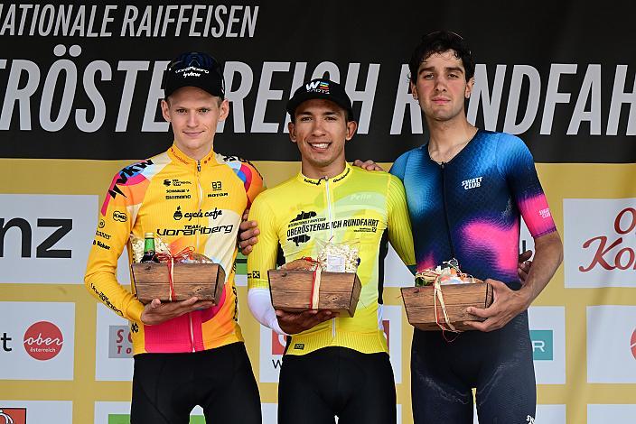 Der Gesamtsiegerpodest 2. Platz. Jannis Peter (GER, Team Vorarlberg), Sieger Edgar David Cadena (MEX, Petrolike), 3. Platz. Mattia Gaffuri (ITA, Swatt Club),  der 15. Int. Raiffeisen Oberöstereich Rundfahrt  4. Etappe St.Florian /Asten - Hinterstoder/Höss 15. Int. Raiffeisen OÖ-Radrundfahrt UCI Kat. 2.2