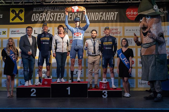 Podest Etappensieger, 2. Platz Daan Soete (BEL, Team Deschacht - Group Hens - Containers Maes) Sieger Tibor del Grosso (NED, Alpecin-Deceuninck Development Team), 3. Platz Victor van de Putte (BEL, Team Deschacht - Group Hens - Containers Maes)  Prolog Linz, 14. Int. Raiffeisen OÖ-Radrundfahrt UCI Kat. 2.2