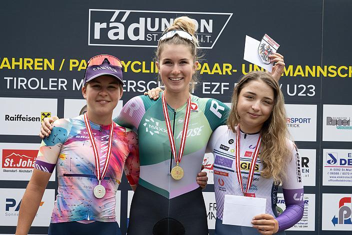 Podest U23 v.l. Daniela Schmidsberger (AUT, Canyon SRAM Generation), Siegerin Leila Gschwentner (AUT, MAXX-Solar Rose Woman Racing), 3. Platz Elisa Winter (AUT, Union Raiffeisen Radteam Tirol) ÖM Staatsmeisterschaft, Zeitfahren, Erpfendorf Tirol