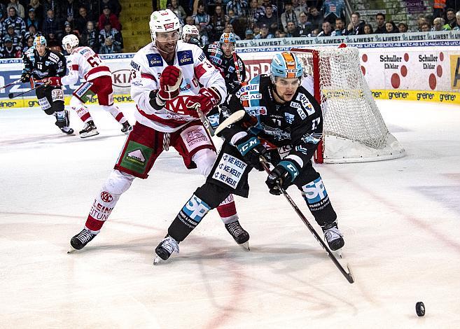 Im Bild: David Joseph Fischer (EC KAC), Marek Kalus (EHC Liwest Black Wings Linz), Eishockey,  EHC Liwest Black Wings Linz vs EC KAC