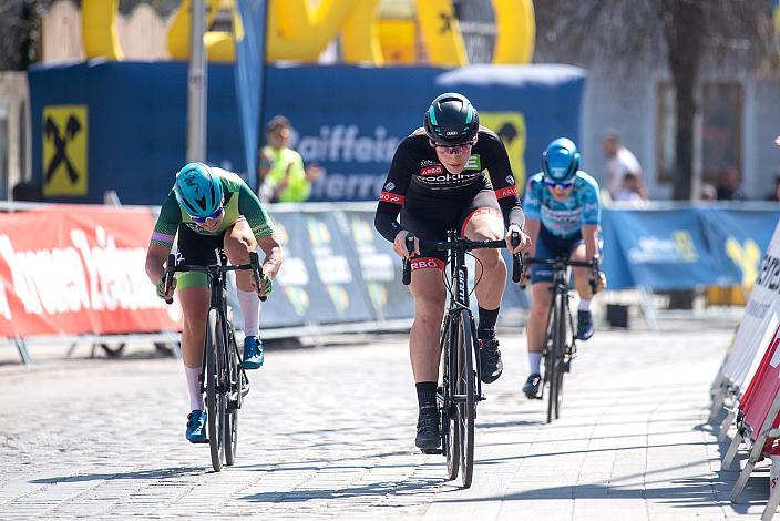2. Platz. Lydia Ventker (GER, Maxx-Solar Linding Woman Racing), Siegerin Petra Zsanko (HUN, Team Cookina ARBÖ ASKÖ Graz RLM Stmk), 3. Platz Corinna Lechner (GER, Massi Tactis Womans Team) Damen Elite, U23, Radliga, 61. Radsaison-Eröffnungsrennen Leonding, Oberösterreich 
