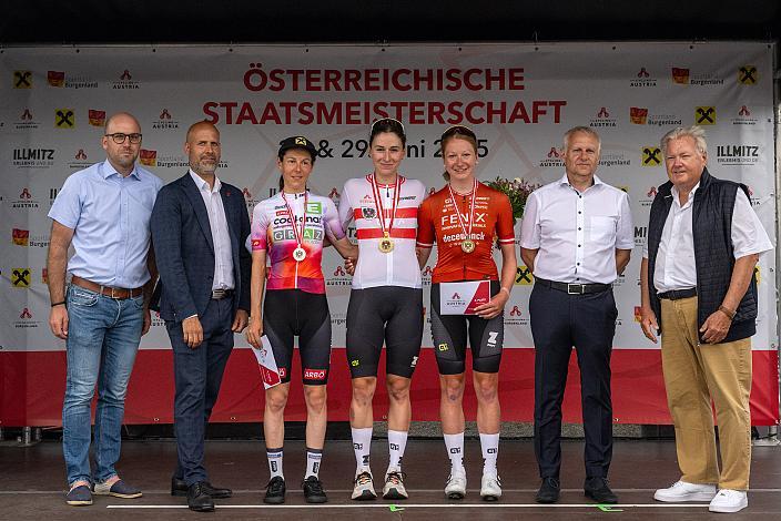  Podest Damen 2. Platz Anna Kiesenhofer (AUT, Team Cookina ARBÖ ASKÖ Graz), Siegerin Christina Schweinberger (AUT, Fenix-Deceuninck) , 3. Platz Carina Schrempf (AUT, Fenix-Deceuninck), ÖM Staatsmeisterschaft, Zeitfahren, Frauenkirchen, Burgenland