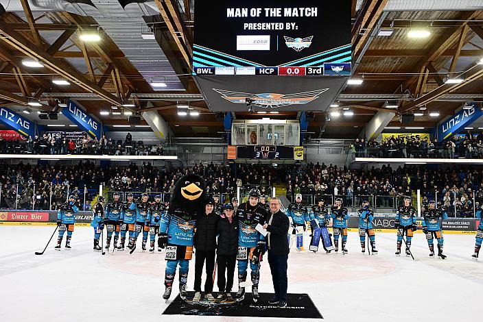 Spieler des Abends Paul Eder (Steinbach Black Wings),  28. Runde ICE, Steinbach Black Wings Linz vs HC Falkensteiner Pustertaler Wölfe, Linz AG Eisarena