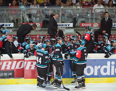 Spielerbank Linz, EHC Liwest Black Wings Linz vs TPS Turku 