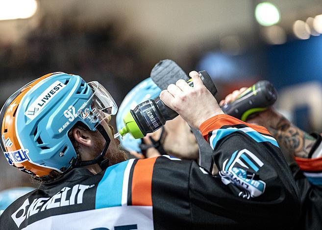 Im Bild: Troy Rutkowski (EHC Liwest Black Wings Linz), Melasan, Eishockey, EHC Liwest Black Wings Linz vs HC Bozen