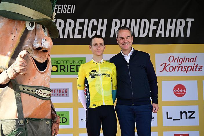 Im gelben Trikot des Gesamtführenden Lorenzo Galimberti (ITA, Petrolike) 2. Etappe Eferding - Ried im Innkreis, 15. Int. Raiffeisen OÖ-Radrundfahrt UCI Kat. 2.2