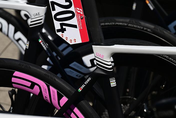 Team UAE Team Emirates - XRG Rad Isaac Del Toro (MEX, UAE Team Emirates - XRG) 108. Giro d Italia, Stage 14, Fiume Veneto - Asiago (219km)
