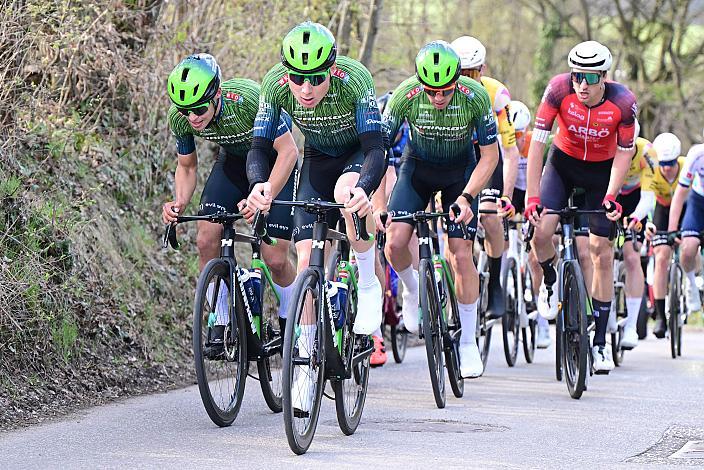 Valentin Poschacher (AUT, Hrinkow Advarics) v.l.  65. Rad Saison Eroeffnungsrennen Leonding