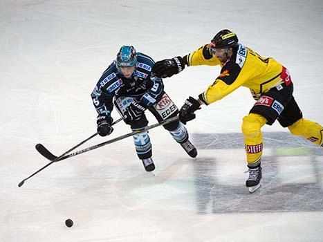 Jason Ulmer, Linzund Philippe Lakos, Vienna, EHC Liwest Black Wings Linz vs UPC Vienna Capitals