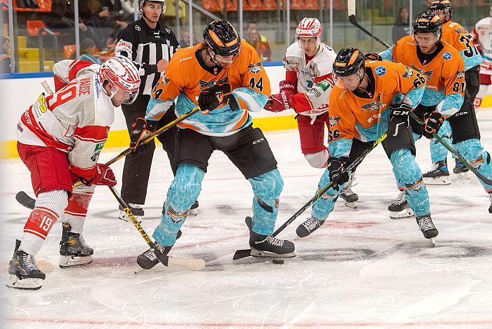 Taylor Vause (EC Bad Nauheim), Maxime Lamarche (Steinbach Black Wings Linz), Stefan Gaffal (Steinbach Black Wings Linz)  Steinbach Black Wings Linz vs EC Bad Nauheim, Testspiel, Eishockey, Bet at Home ICE Hockey League