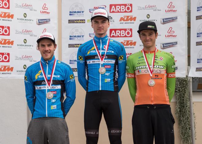 Ehrung Landesmeisterschaft OOE Kriterium, 2. Platz Lukas Schlemmer (AUT, Team Felbermayr Simplon Wels), Daniel Auer (AUT, Team Felbermayr Simplon Wels), Andreas Walzel (AUT, Hrinkow Advarics Cycleang Team) 