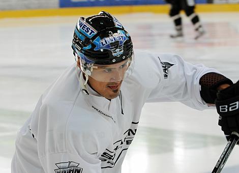 Rich Bronilla, Kanada, Verteidiger, EHC Liwest Black Wings Linz